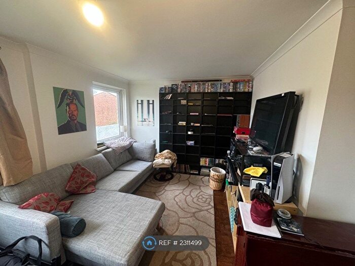 2 Bedroom Flat To Rent In Belvedere Court, Rumney, Cardiff, CF3