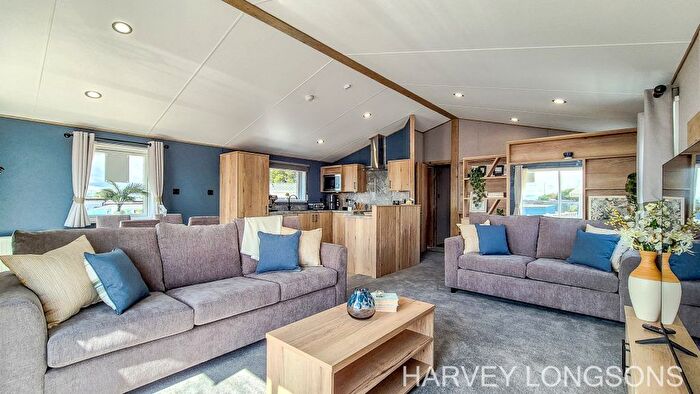 2 Bedroom Lodge For Sale In Hook Lane, Warsash, Southampton, SO31