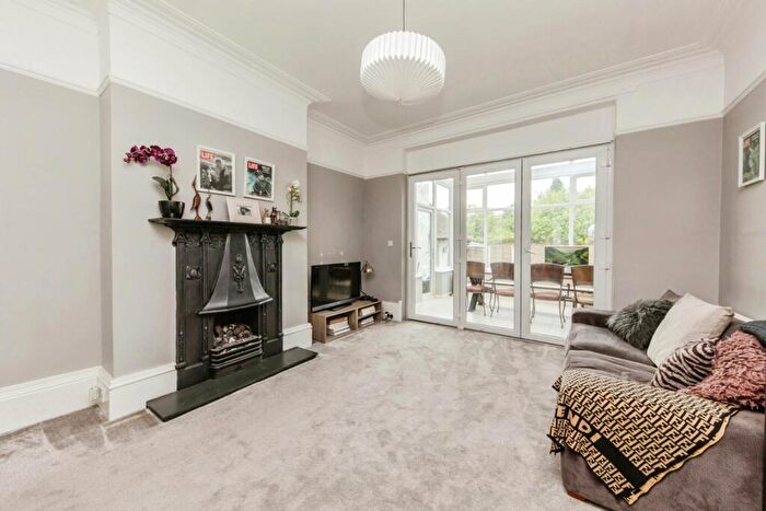 6 Bedroom Terraced House For Sale In Longton Road, Stoke-on-Trent, ST4