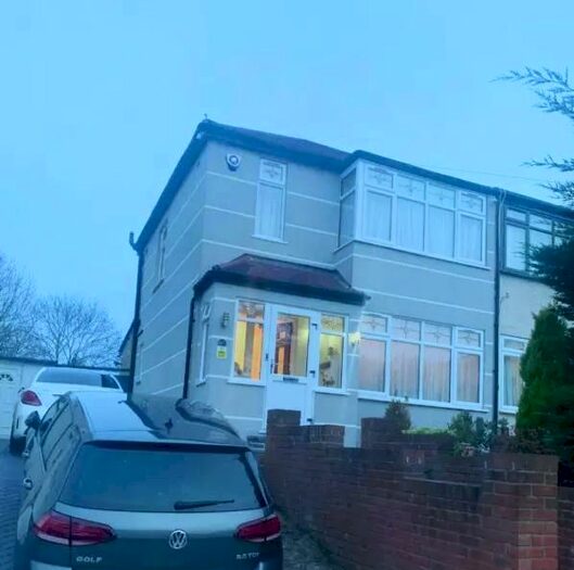 3 Bedroom End Of Terrace House To Rent In Garland Road, London, SE18