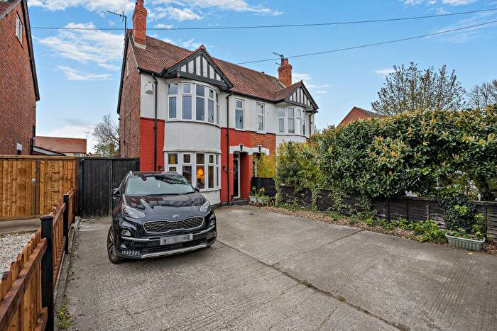 4 Bedroom Semi Detached House For Sale In Barnwood Road, Gloucester, GL2