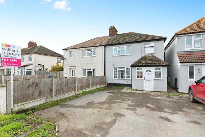 3 Bedroom End Of Terrace House For Sale In Feenan Highway, Tilbury, RM18