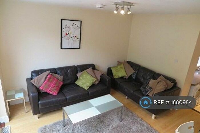 5 Bedroom Terraced House To Rent In Somerset Road, Southampton, SO17