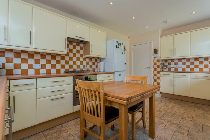 2 Bedroom Semi-Detached Bungalow For Sale In Easter Cottage, Kilgraston Road, Bridge Of Weir, PA11