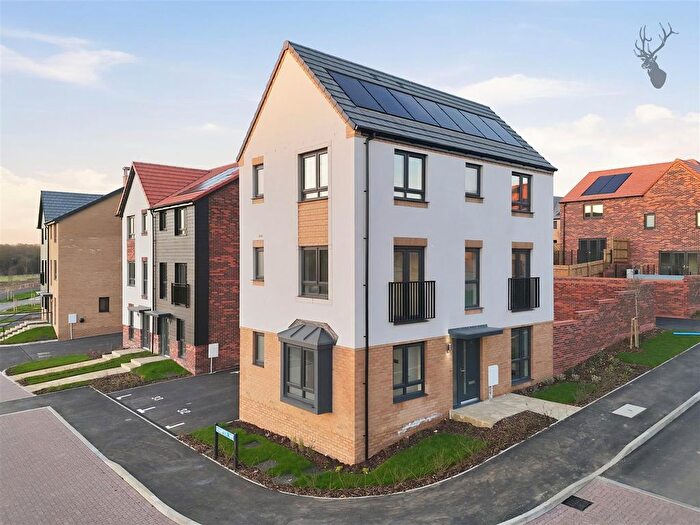 4 Bedroom Property To Rent In Hampton Way, Bishop's Stortford, CM23