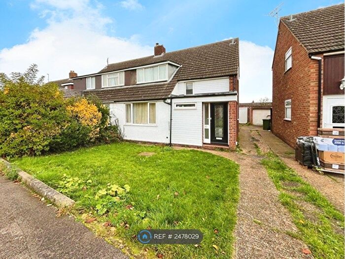 3 Bedroom Semi-Detached House To Rent In Tavistock Road, Cambridge, CB4