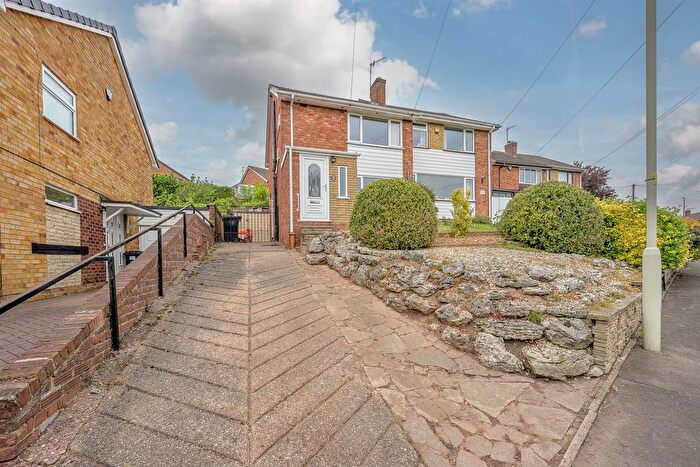 3 Bedroom Semi-Detached House For Sale In Sandringham Road, Wordsley, DY8