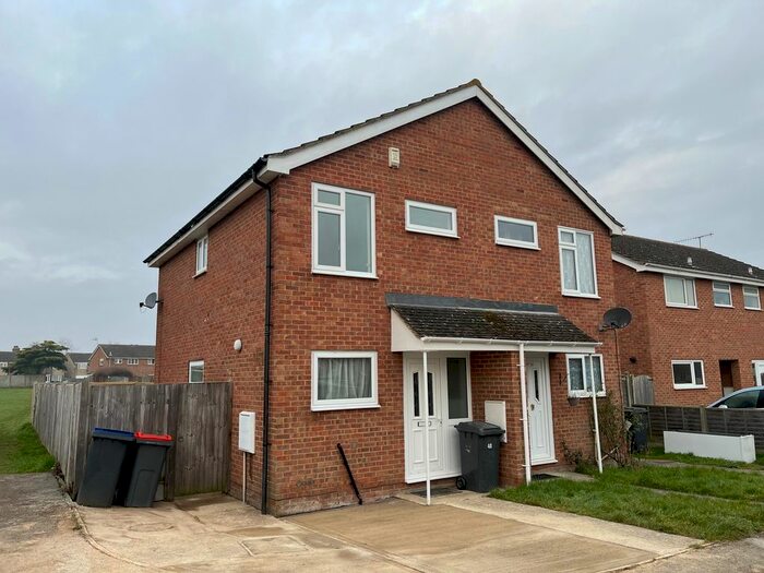 2 Bedroom Property To Rent In Field Avenue, Canterbury, CT1