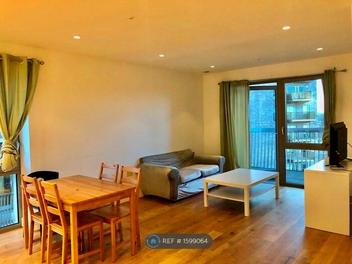 2 Bedroom Flat To Rent In Rathbone Market, London, E16