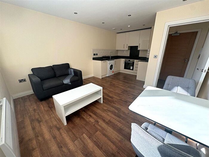 1 Bedroom Flat To Rent In Brunswick Court, Leeds, LS2