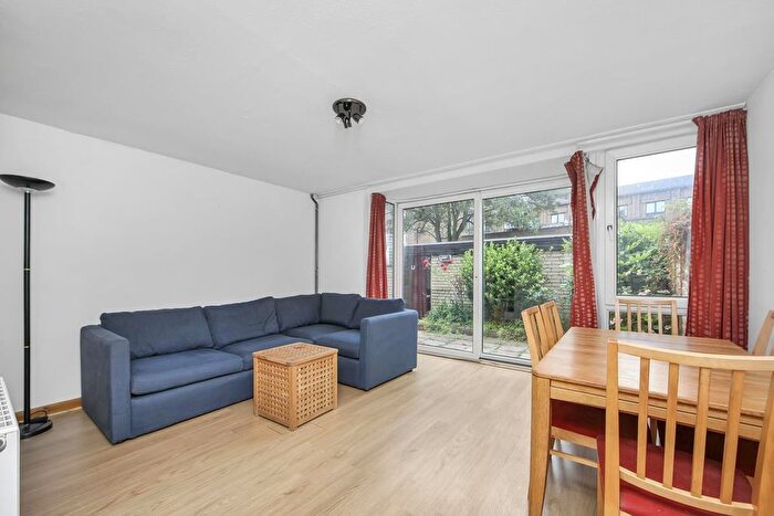 2 Bedroom End Of Terrace House To Rent In Ebbisham Drive, London, SW8