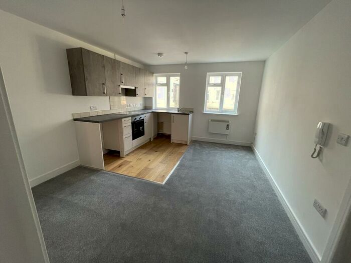 1 Bedroom Flat To Rent In Shelley Apartments, Flat, Ann Street, Worthing, BN11