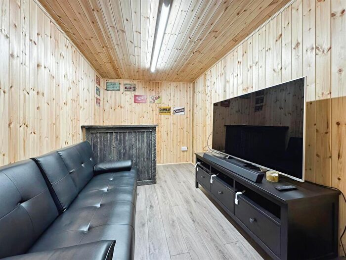 3 Bedroom Terraced House For Sale In Wymersley Road, Hull, HU5