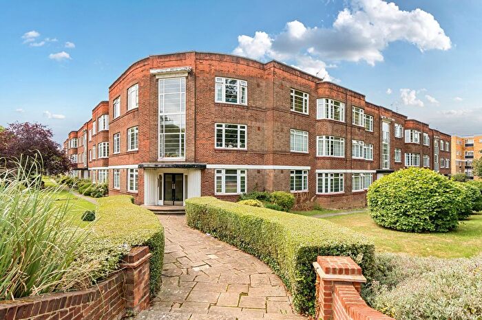 3 Bedroom Flat For Sale In Argyle Road, London, W13