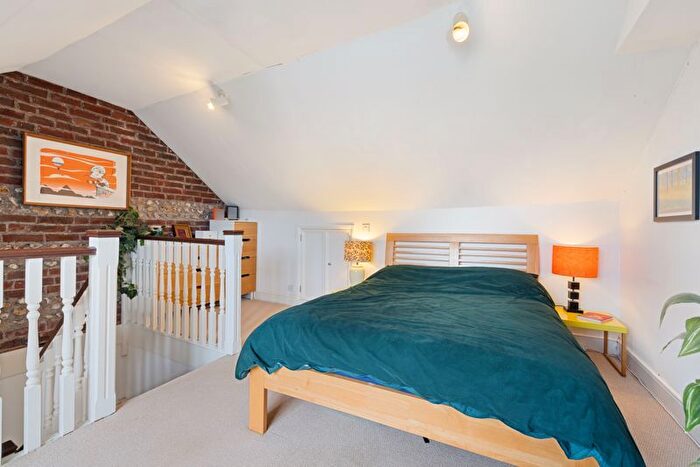 3 Bedroom Terraced House For Sale In Victoria Road, Chichester, PO19