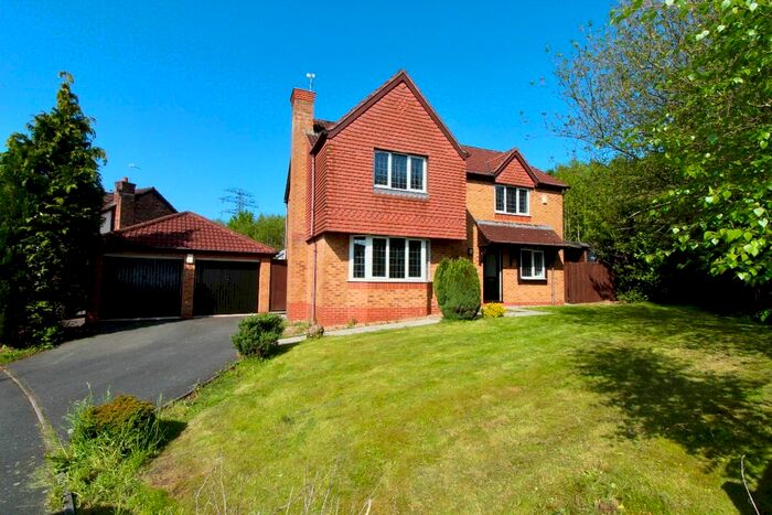 4 Bedroom Detached House To Rent In Claymere Avenue, Rochdale, OL11