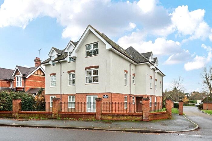 2 Bedroom Flat For Sale In Heatherley Road, Camberley, Surrey, GU15