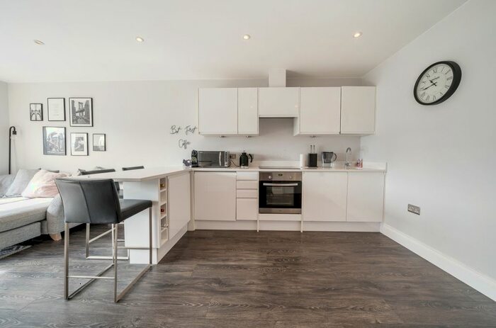 1 Bedroom Flat To Rent In Southlands Road, Bromley, BR2