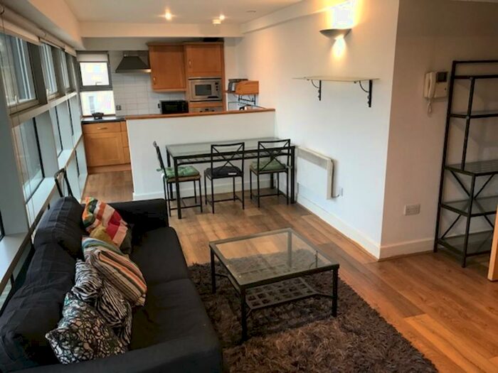2 Bedroom Apartment To Rent In Broderick Court, Leeds City Centre, LS1