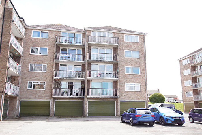 2 Bedroom Flat For Sale In Whitecliffe Court, Gomer, Gosport, PO12
