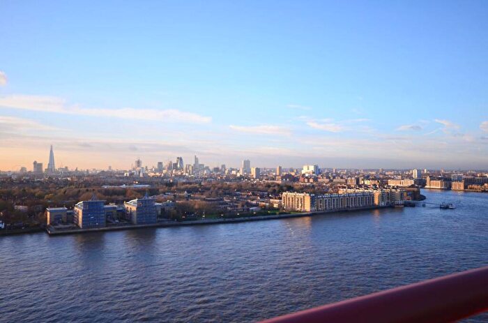 2 Bedroom Penthouse To Rent In Hutchings Street, Docklands, London, E14