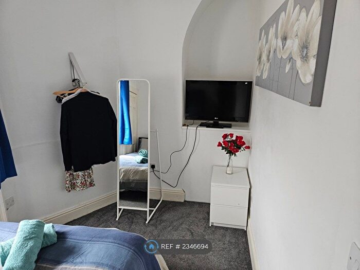 2 Bedroom Flat To Rent In Charles Street, Bath, BA1