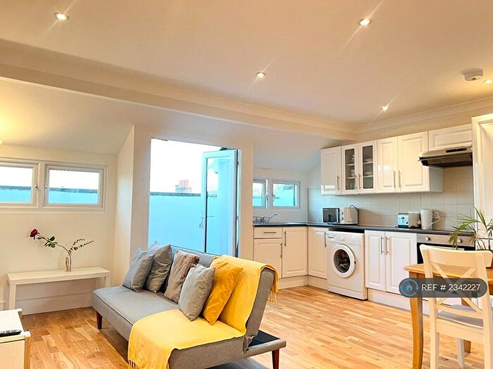 1 Bedroom Flat To Rent In St. Peter's Street, London, N1