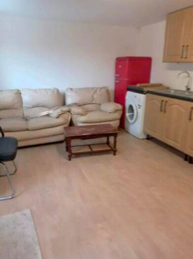 1 Bedroom Studio To Rent In Alpine Way, Luton, LU3