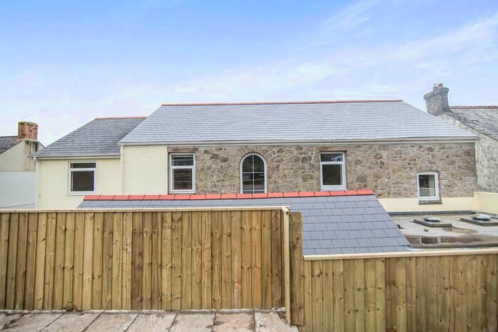 1 Bedroom Flat To Rent In Chapel Road, Foxhole, St. Austell, Cornwall, PL26