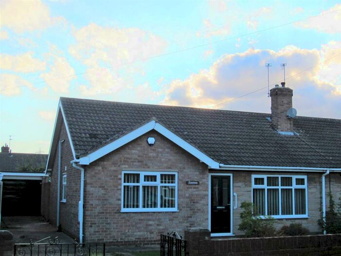 3 Bedroom Bungalow To Rent In St Andrews Way, Barnby Dun, Doncaster, South Yorkshire, DN3