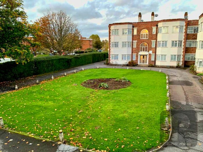 3 Bedroom Flat To Rent In Church Lane, Kingsbury, London, NW9