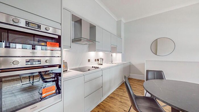 2 Bedroom Flat To Rent In Bath Street, City Centre, Glasgow, G2