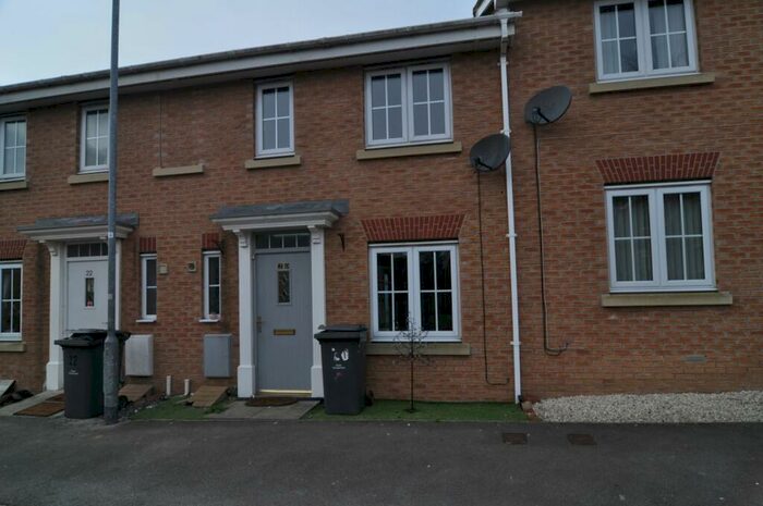3 Bedroom Town House To Rent In Pennyfields, Bolton On Dearne, S63