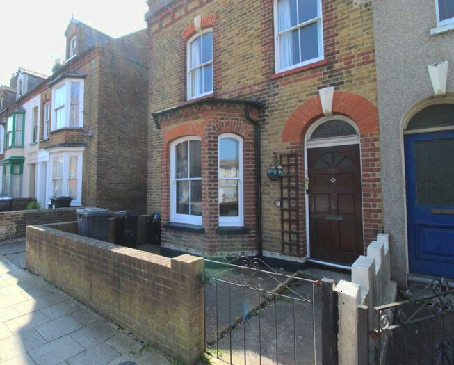 1 Bedroom Flat To Rent In High Street, Herne Bay, CT6