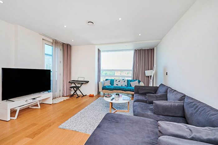 1 Bedroom Flat To Rent In Holland Park Avenue, Kensington, W11