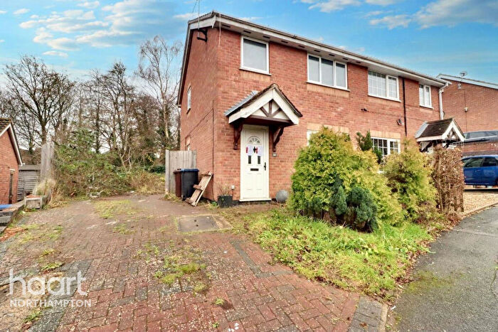 3 Bedroom Semi-Detached House For Sale In Merryhill, Northampton, NN4