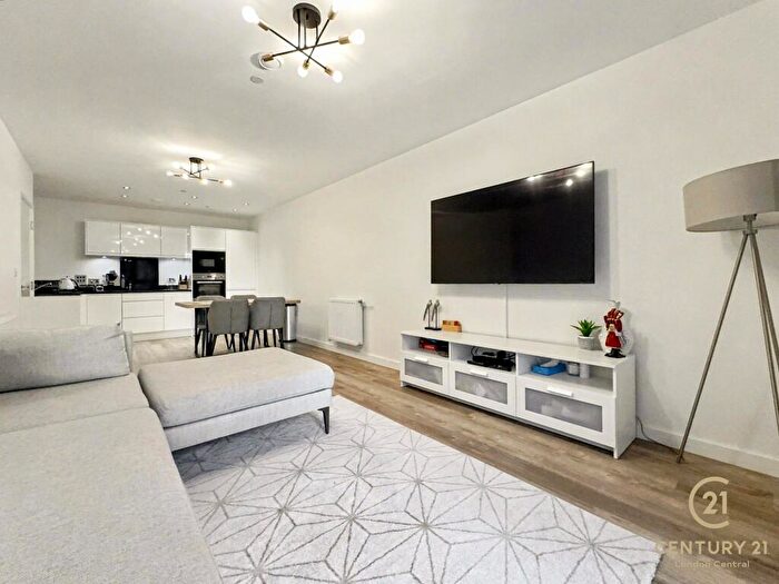 2 Bedroom Apartment For Sale In Baronet House, Regency Heights, Lakeside Drive, London, NW10