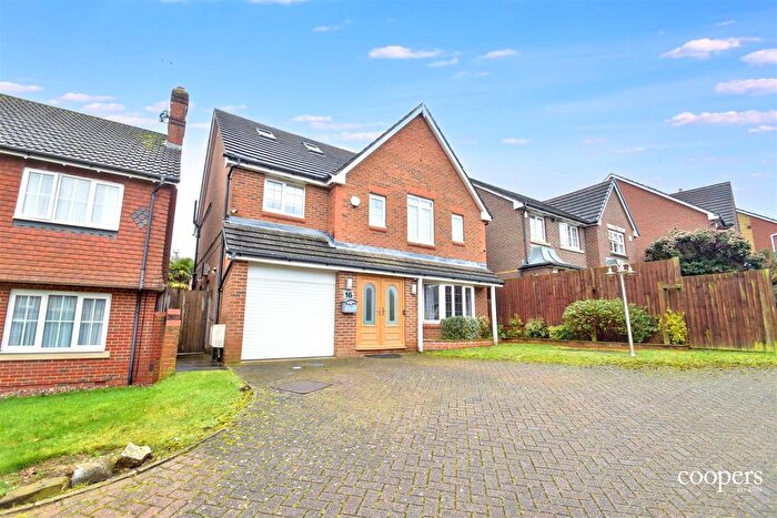 5 Bedroom Detached House To Rent In Five Fields Close, Watford, WD19