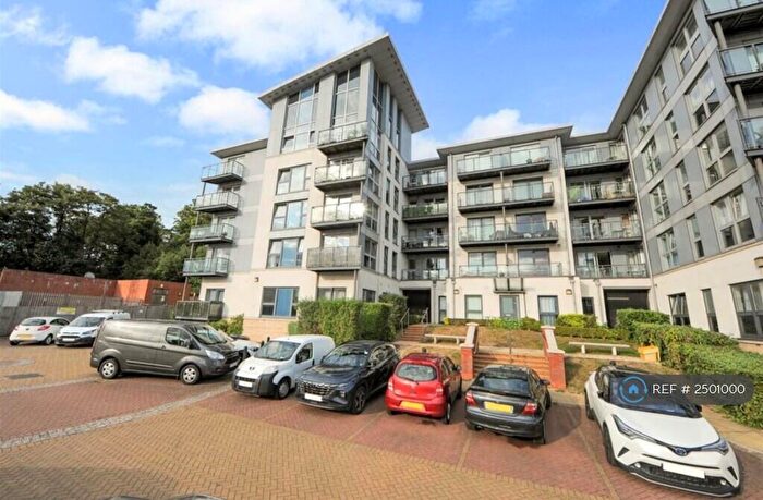 2 Bedroom Flat To Rent In Mckenzie Court, Maidstone, ME14