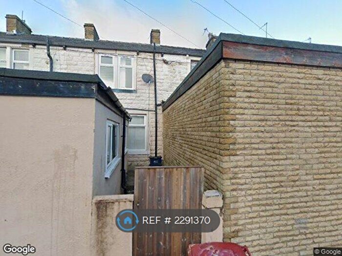 3 Bedroom Terraced House To Rent In Lyndhurst Road, Burnley, BB10