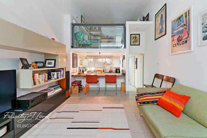 2 Bedroom Apartment For Sale In Citygate House, N1 - Photo 2