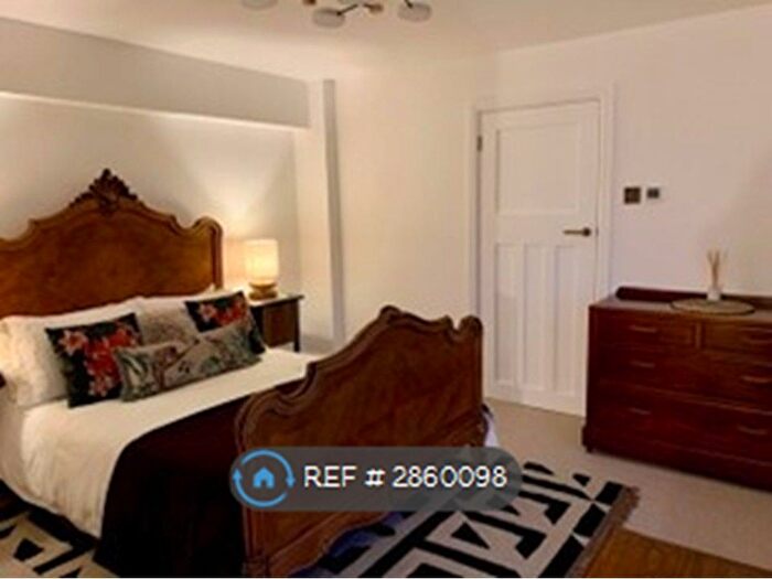 Studio To Rent In Marston Road, Farnham, GU9