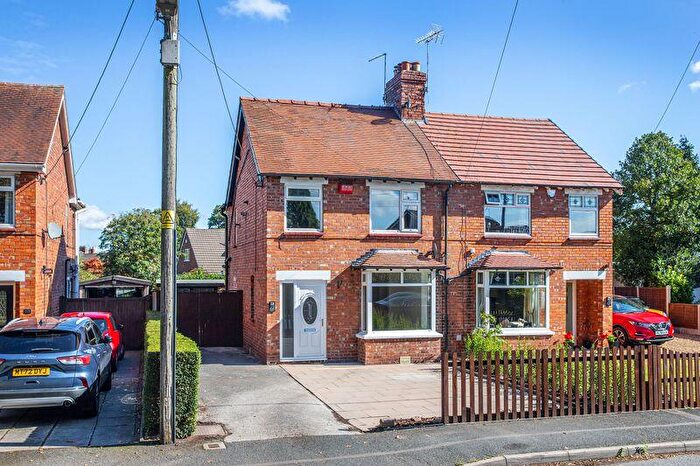 3 Bedroom Semi-Detached House For Sale In Coppice Road, Willaston, CW5