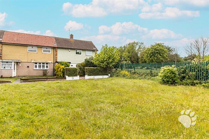 2 Bedroom End Of Terrace House For Sale In Timberlog Lane, Basildon, SS14