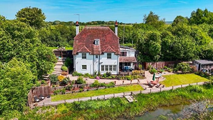 4 Bedroom Detached House For Sale In Lock, Tring, HP23