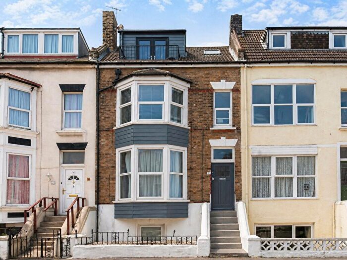 3 Bedroom Flat For Sale In Station Road, Margate, Kent, CT9