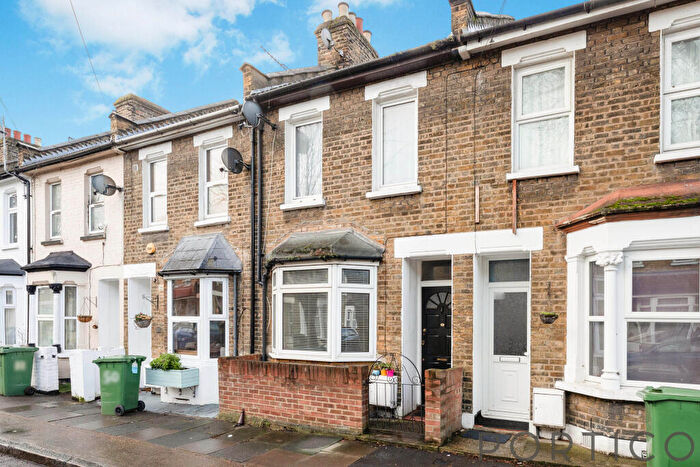 2 Bedroom Terraced House To Rent In Glenavon Road, E15