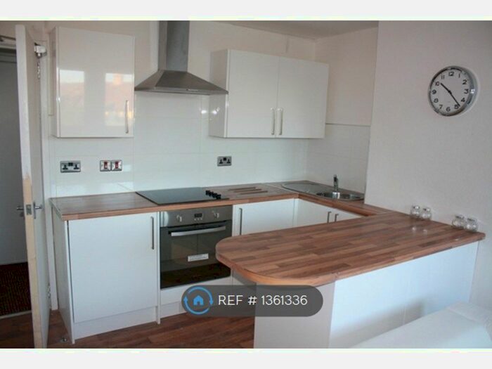 4 Bedroom Flat To Rent In Pitmedden Crescent, Aberdeen, AB10