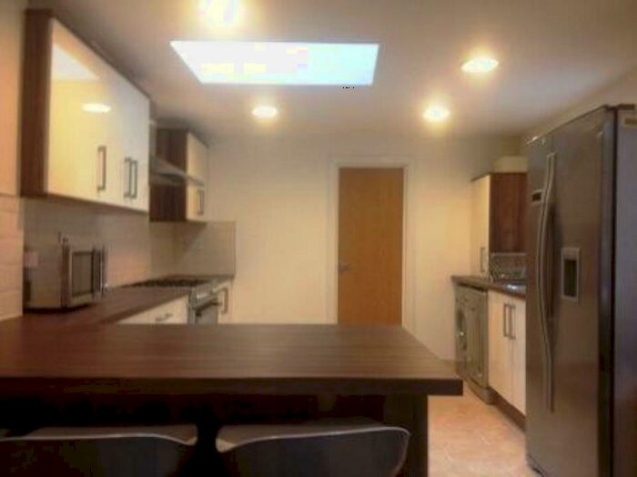 6 Bedroom Detached House To Rent In Hubert Road, Selly Oak, Birmingham, B29