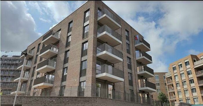 2 Bedroom Flat To Rent In Dodson House, Mill Hill, NW7